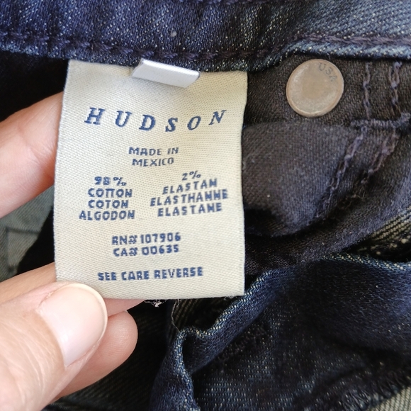 Hudson Petite Signature 5 Pocket Bootcut Jeans - Picture 8 of 11